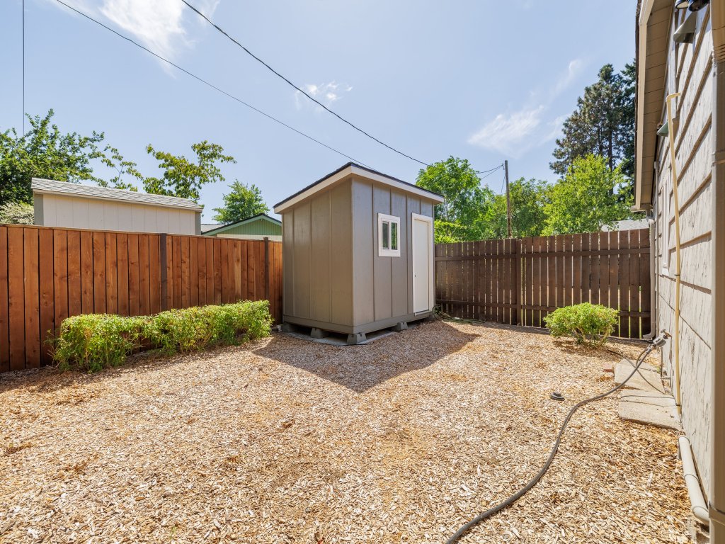 Cozy Casita - Minutes to Autzen & Downtown Vacation Rental in Oregon - RedAwning