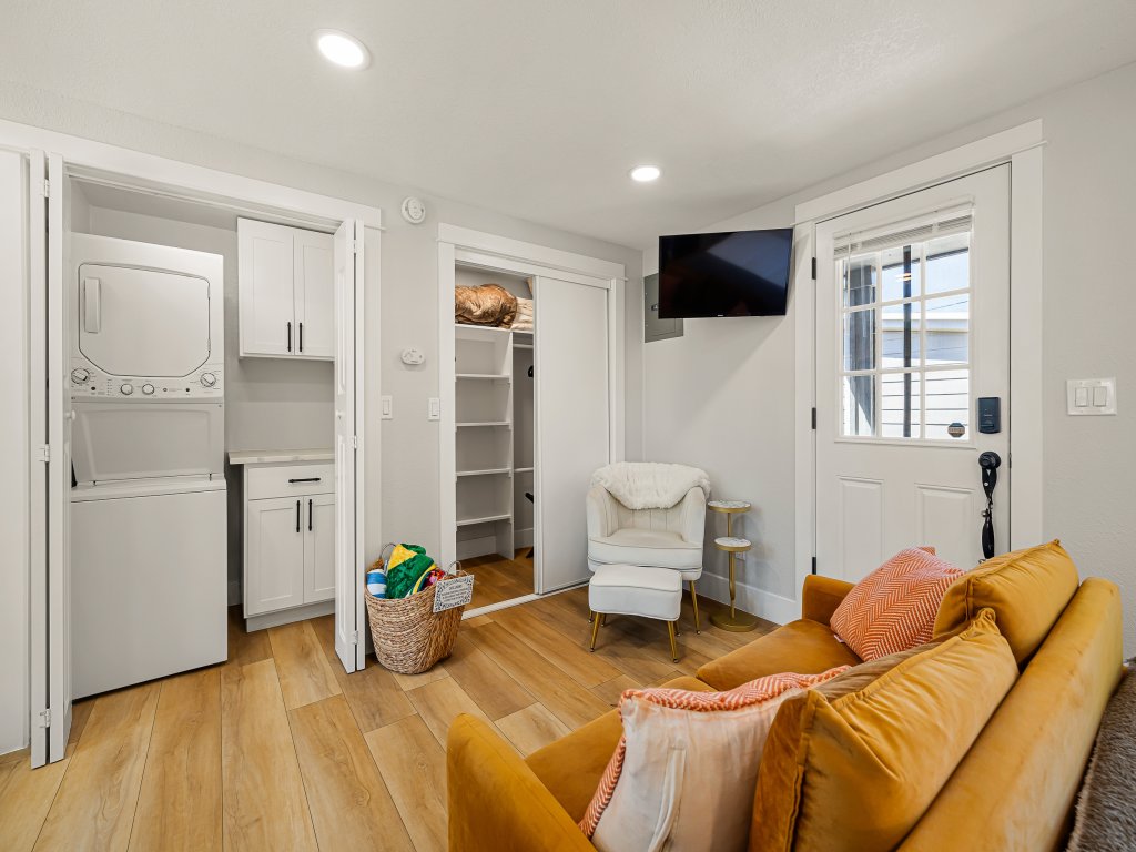Cozy Casita - Minutes to Autzen & Downtown Vacation Rental in Oregon - RedAwning