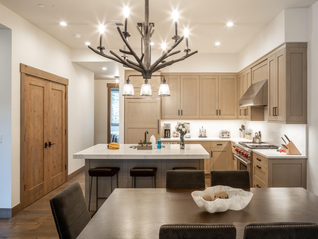 14 Wildwood Vacation Rental in Big Sky - RedAwning