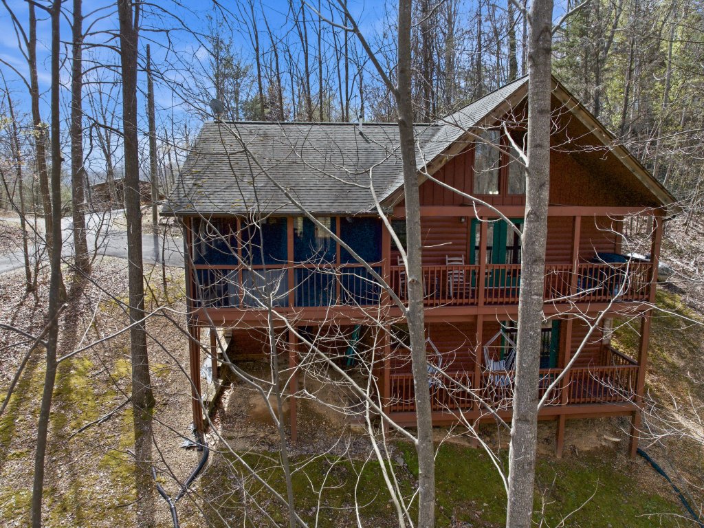 The Toasted Turkey Vacation Rental in Gatlinburg - RedAwning