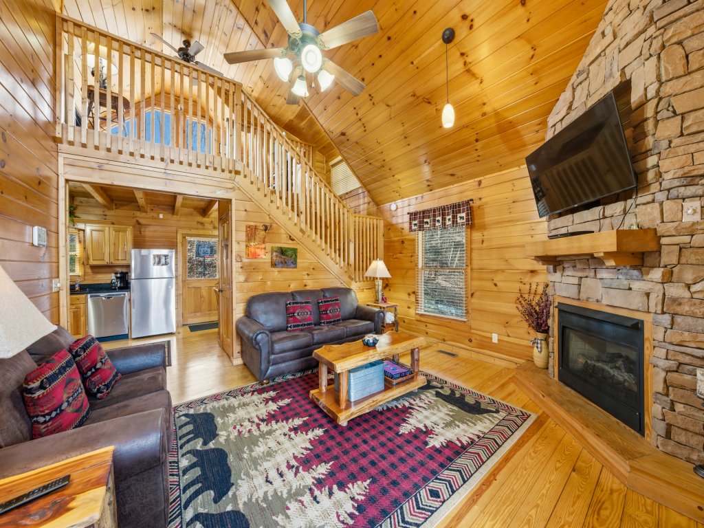 The Toasted Turkey Vacation Rental in Gatlinburg - RedAwning