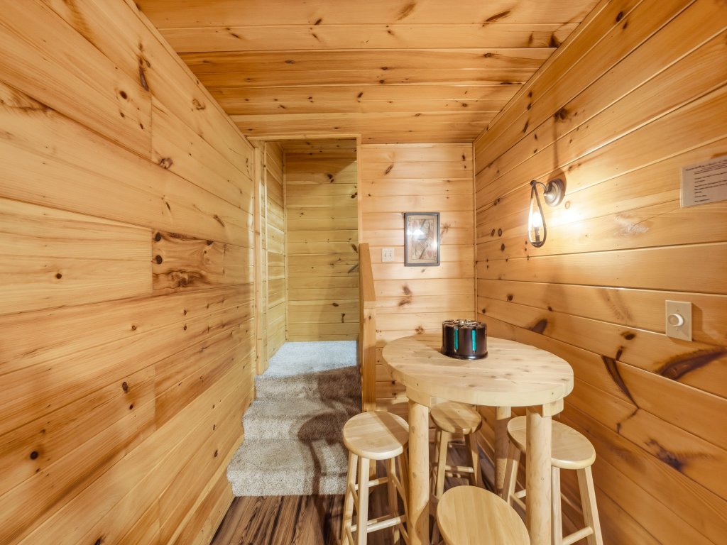The Toasted Turkey Vacation Rental in Gatlinburg - RedAwning