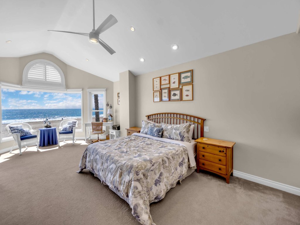 4207 Seashore Drive | Rooftop Deck, Sleeps 12 Vacation Rental in Newport Beach - RedAwning