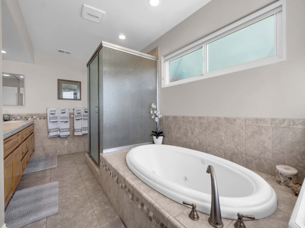 4207 Seashore Drive | Rooftop Deck, Sleeps 12 Vacation Rental in Newport Beach - RedAwning