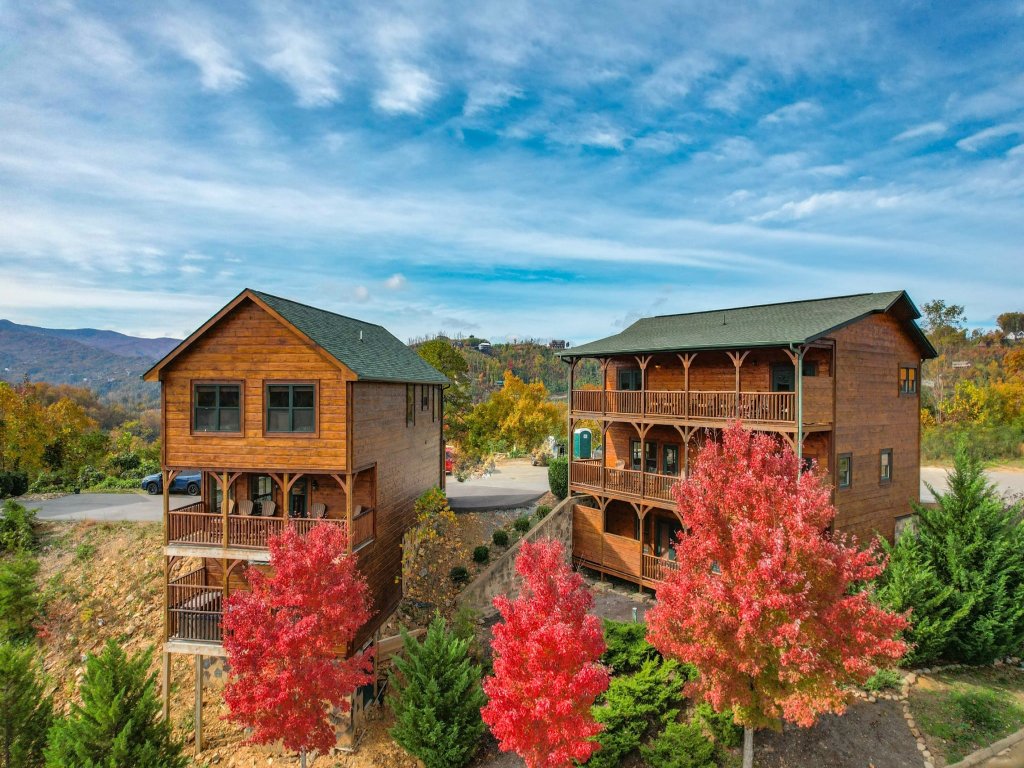Gatlinburg Mountain Lodge Vacation Rental in Gatlinburg - RedAwning