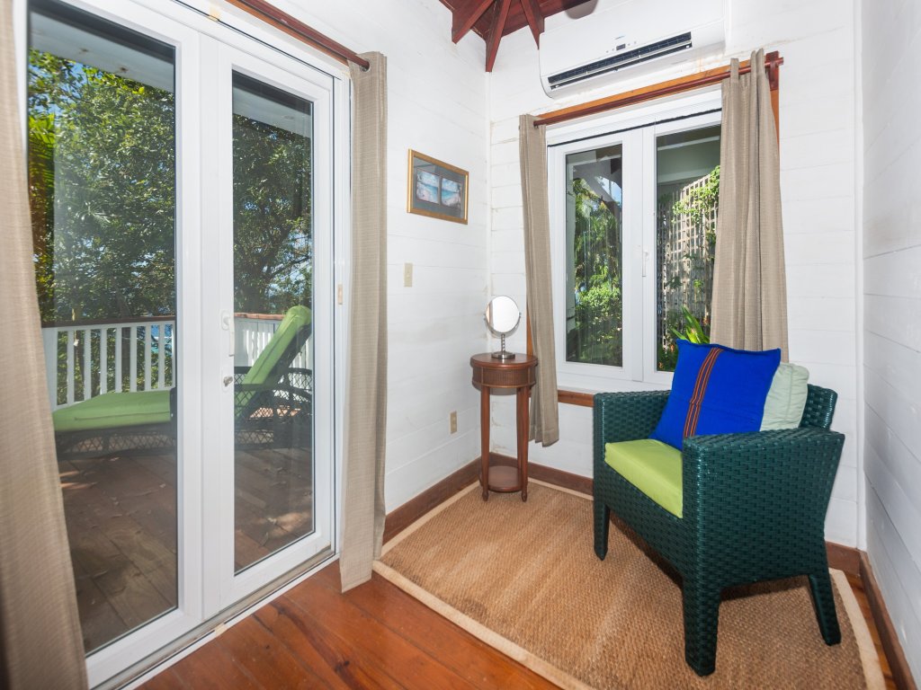 Top Ridge Views Vacation Rental - RedAwning