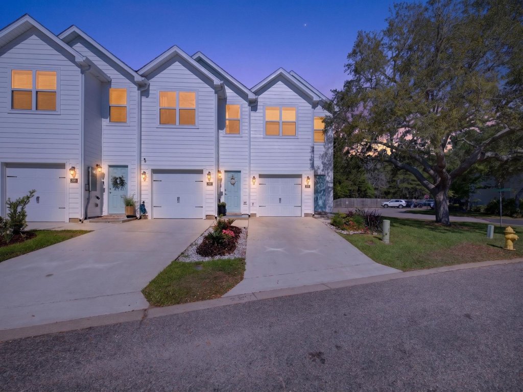 10 Mins to Beach - Coastal Navarre Haven - Pool Vacation Rental in Navarre - RedAwning