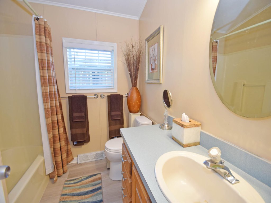 White Horse Park-Skipjack Circle 120 Vacation Rental in Maryland - RedAwning