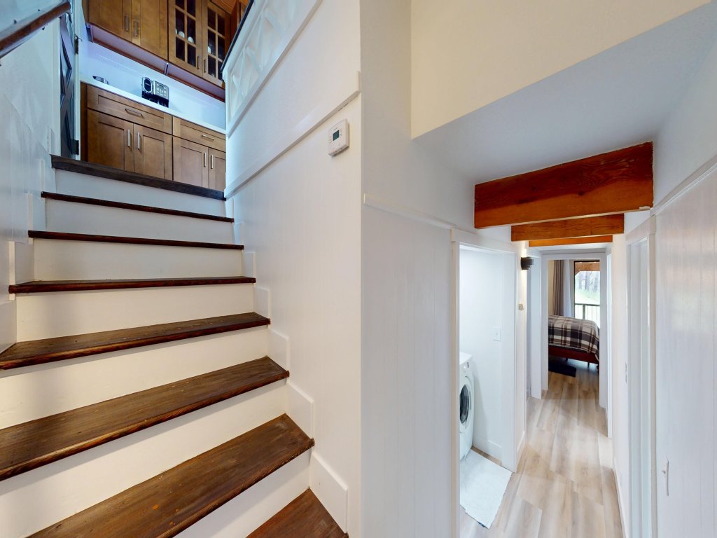 Grateful Getaway - Serene Mountain Retreat Vacation Rental in California - RedAwning
