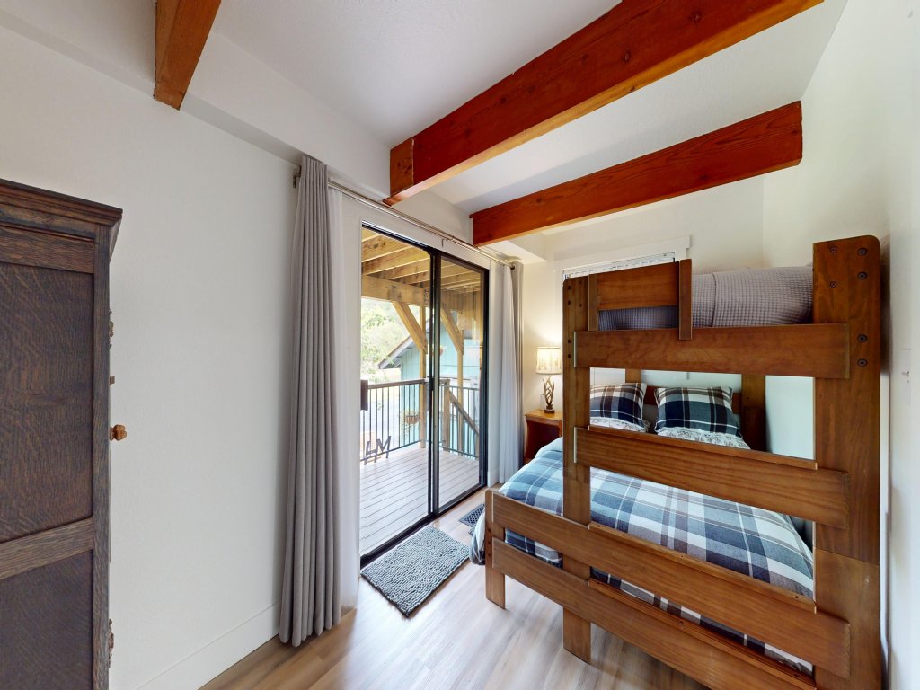 Grateful Getaway - Serene Mountain Retreat Vacation Rental in California - RedAwning