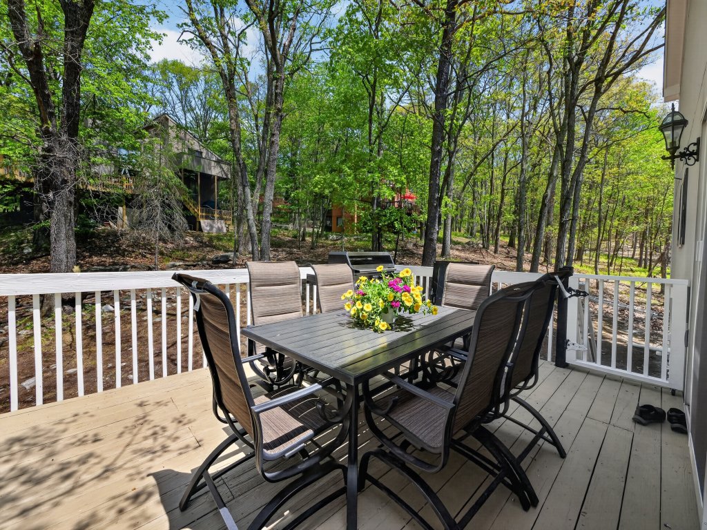 Pocono Sanctuary 10 Min to Falls Family Escape Vacation Rental in Pennsylvania - RedAwning