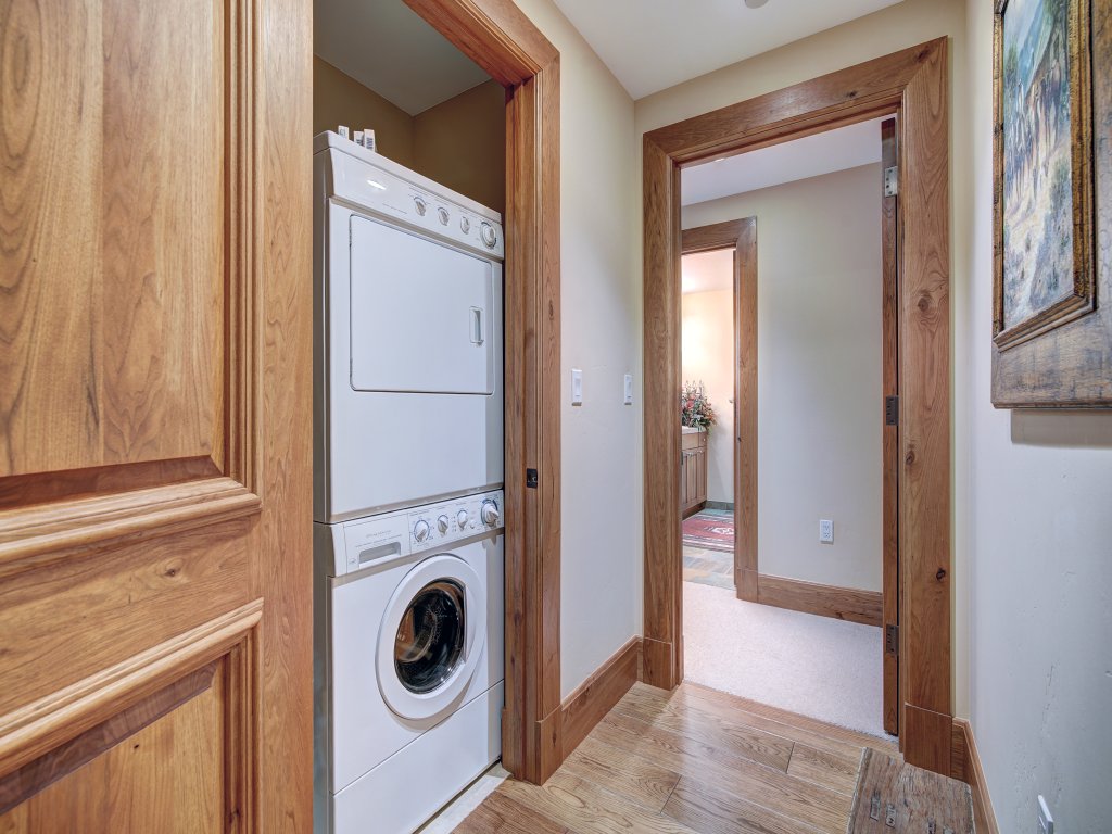 3BR Condo in Bachelor Gulch, Ski in/out Vacation Rental in Avon - RedAwning