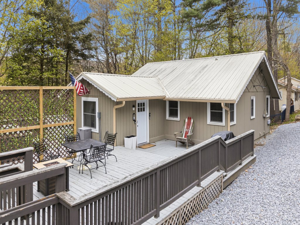 Forest Chalet with Hot Tub Near Gunstock Vacation Rental in Gilford - RedAwning