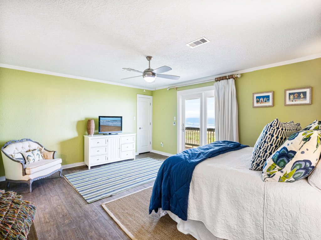 Dawn Treader Vacation Rental in Texas - RedAwning