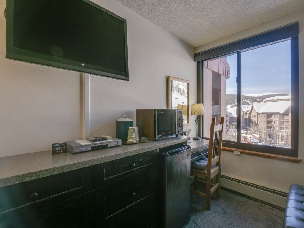 Village Square 2 Bedroom Condo #636/638/640 Vacation Rental in Copper Mountain - RedAwning