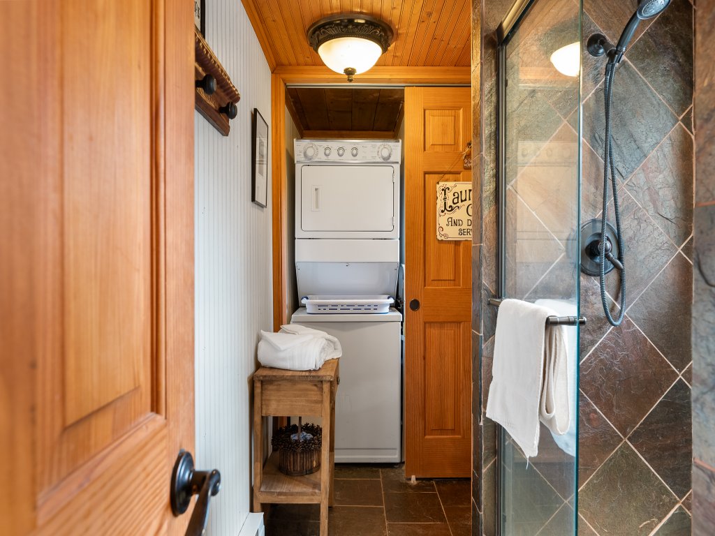 Haskell Cabin Vacation Rental in Grand Lake - RedAwning