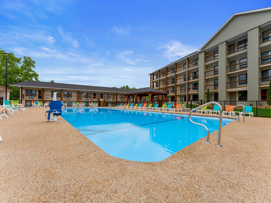 RC403A- The Landing Lookout Vacation Rental in Branson - RedAwning