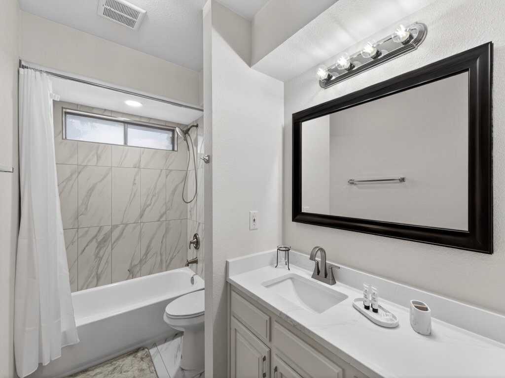 Central Frisco Family Getaway Vacation Rental in Texas - RedAwning