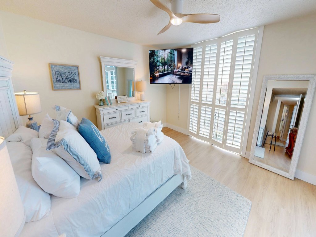 Shoreline Towers 3072 Vacation Rental in Destin - RedAwning
