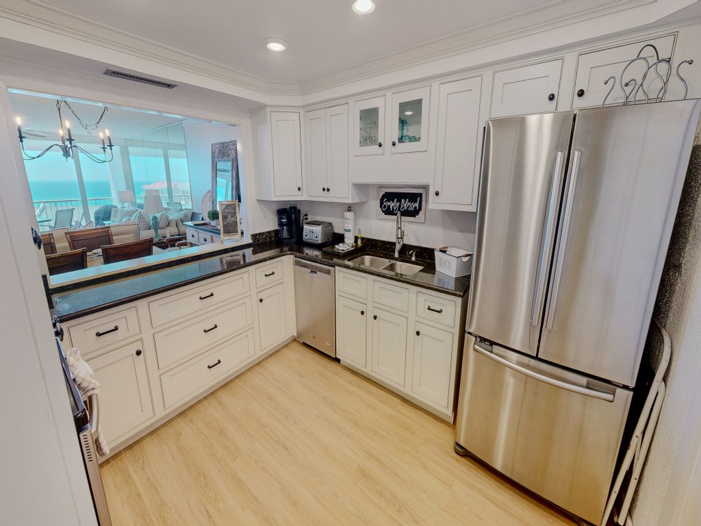 Shoreline Towers 3072 Vacation Rental in Destin - RedAwning