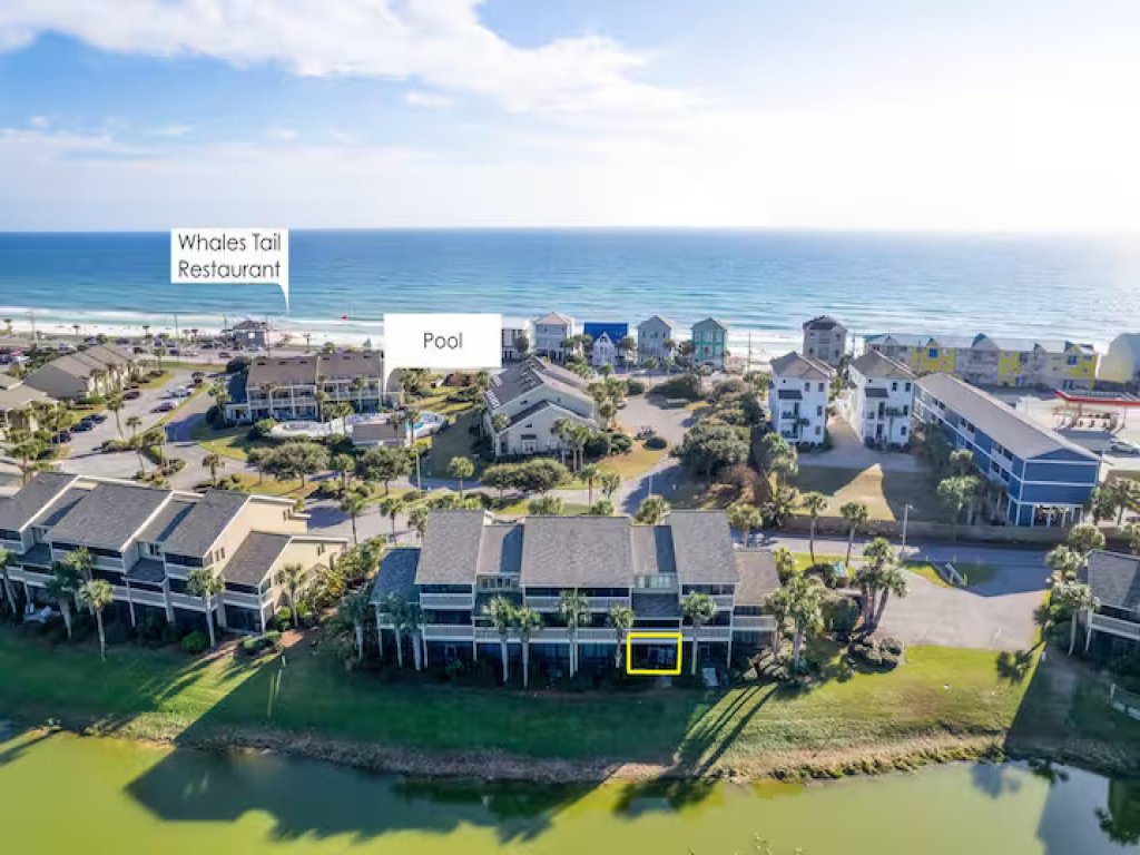 Driftwood Hideaway 130 Vacation Rental in Miramar Beach - RedAwning