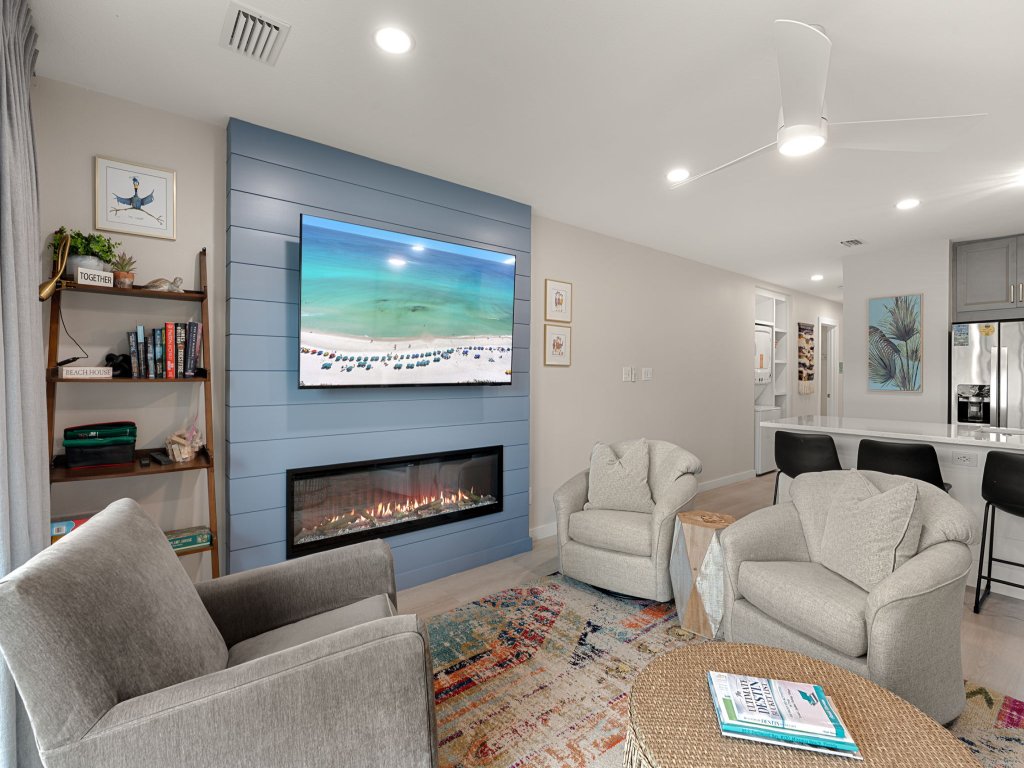 Driftwood Hideaway 130 Vacation Rental in Miramar Beach - RedAwning