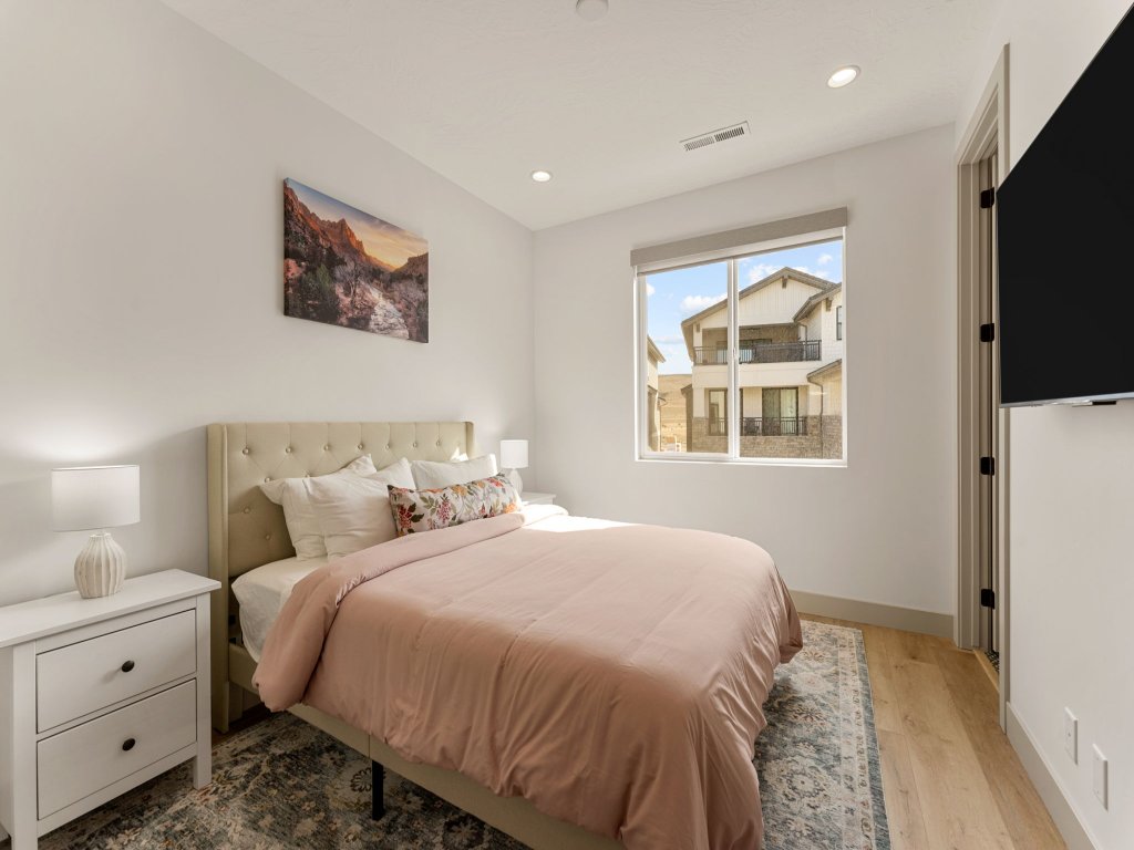 Sunrise Escape Vacation Rental in St. George - RedAwning