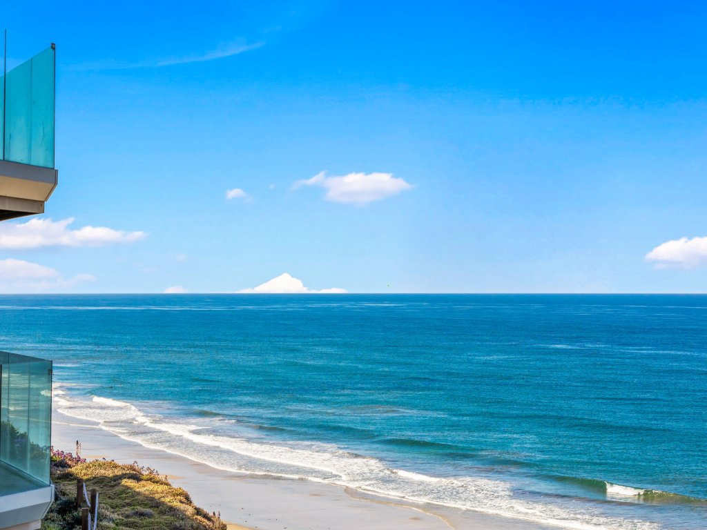 Oceanview Sanctuary Vacation Rental in Solana Beach - RedAwning