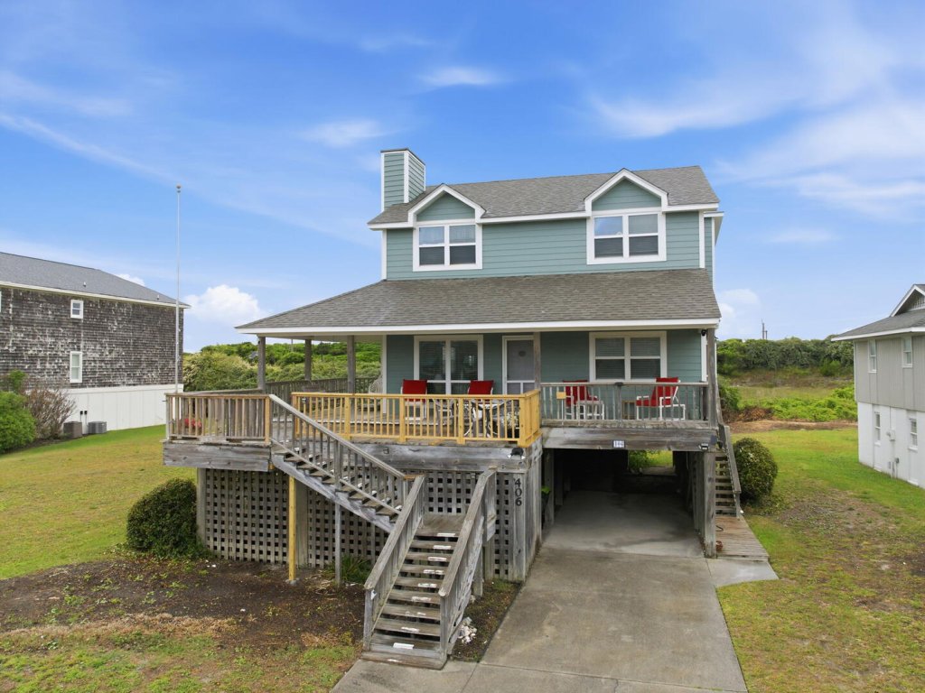 Leland's Beach House Vacation Rental in North Carolina - RedAwning