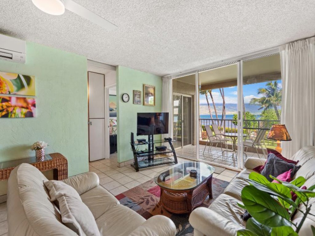 MENEHUNE SHORES, #206** Vacation Rental in Hawaii - RedAwning