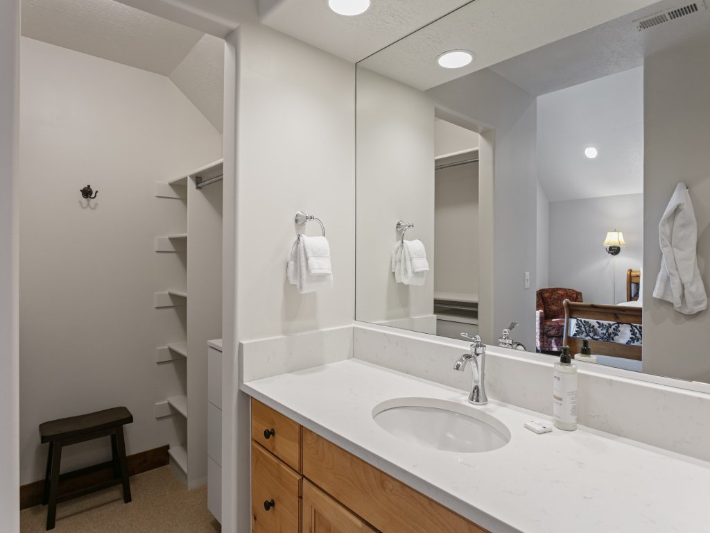 Deer Valley Townhome | Walkable Location + Hot Tub Vacation Rental in Park City - RedAwning