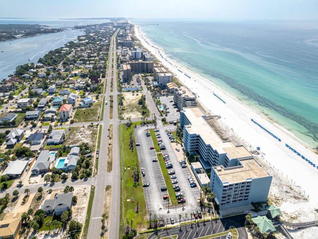 Islander Beach Resort 405 Vacation Rental in Fort Walton Beach - RedAwning