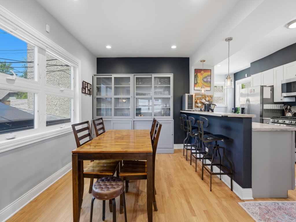 Charming Andersonville Coach House 3BR 2,5BA Vacation Rental in Chicago - RedAwning