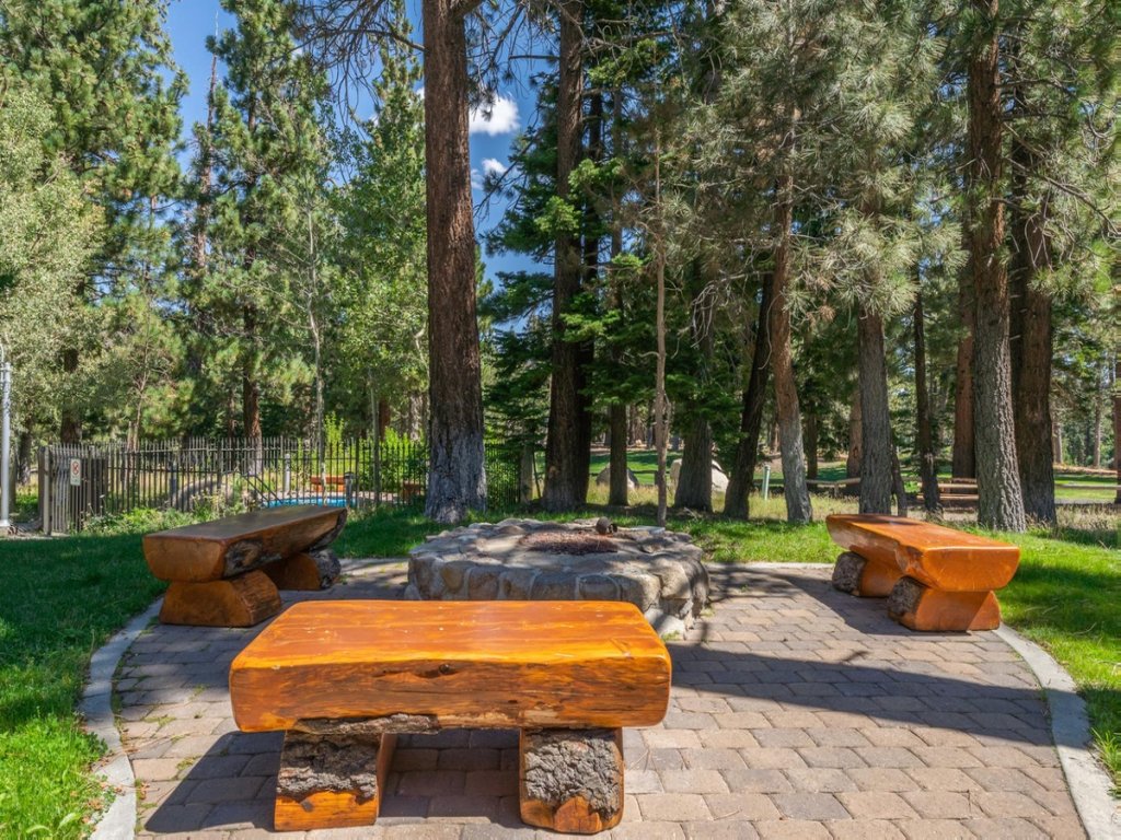 The Cabins #12 Vacation Rental in Mammoth Lakes - RedAwning