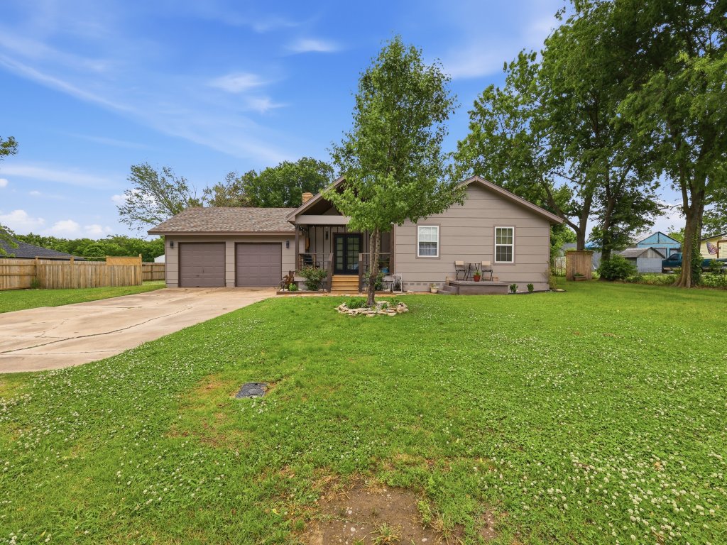 Modern Farmhouse 3BR Tulsa Oasis Vacation Rental in Tulsa - RedAwning