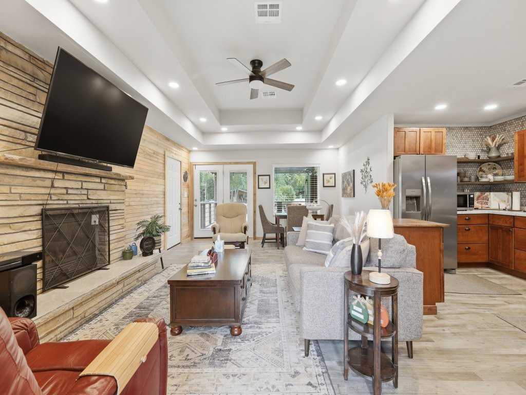 Modern Farmhouse 3BR Tulsa Oasis Vacation Rental in Tulsa - RedAwning