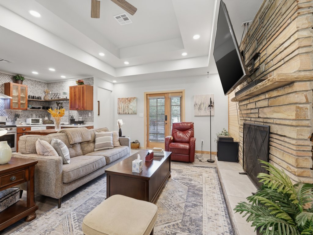 Modern Farmhouse 3BR Tulsa Oasis Vacation Rental in Tulsa - RedAwning