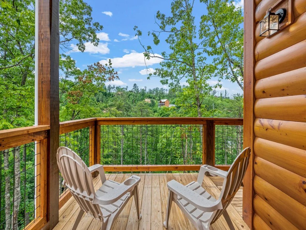 Moonlight Ridge Vacation Rental in Sevierville - RedAwning