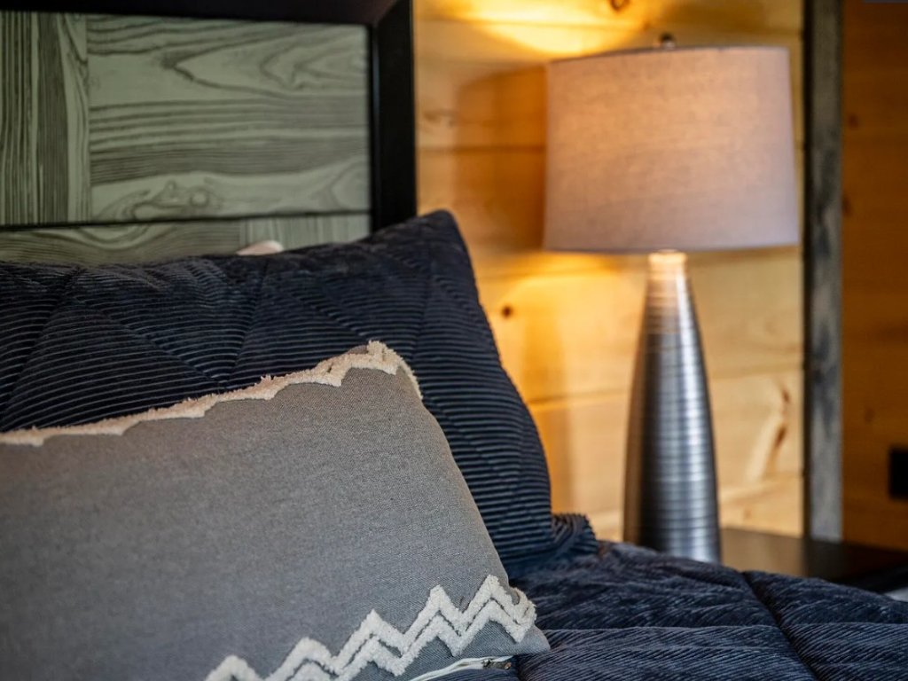 Moonlight Ridge Vacation Rental in Sevierville - RedAwning