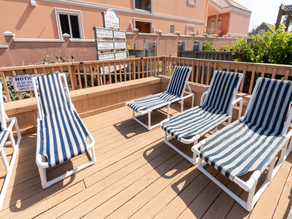 Direct Beachfront Condo-Jacuzzi-Elevator-SPI Vacation Rental in South Padre Island - RedAwning