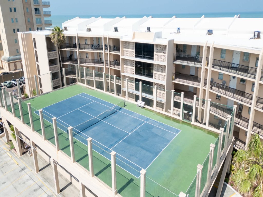 Direct Beachfront Condo-Jacuzzi-Elevator-SPI Vacation Rental in South Padre Island - RedAwning