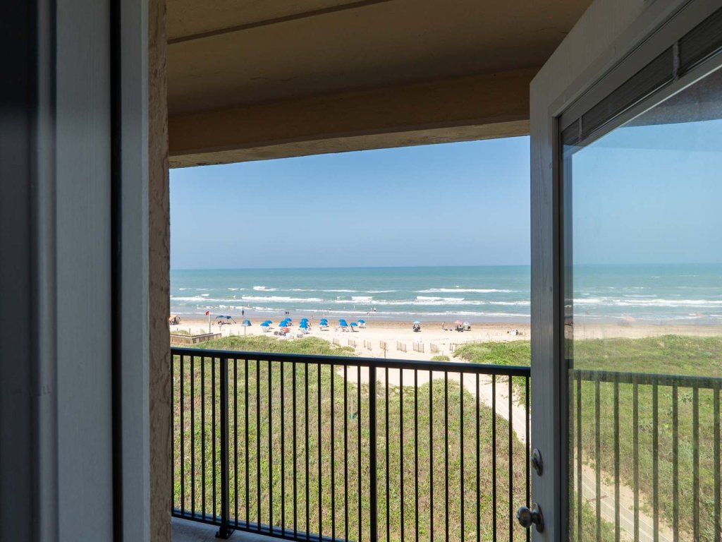 Direct Beachfront Condo-Jacuzzi-Elevator-SPI Vacation Rental in South Padre Island - RedAwning