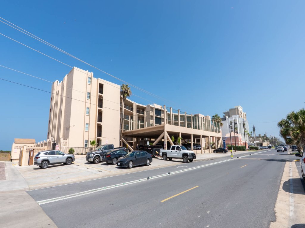 Direct Beachfront Condo-Jacuzzi-Elevator-SPI Vacation Rental in South Padre Island - RedAwning