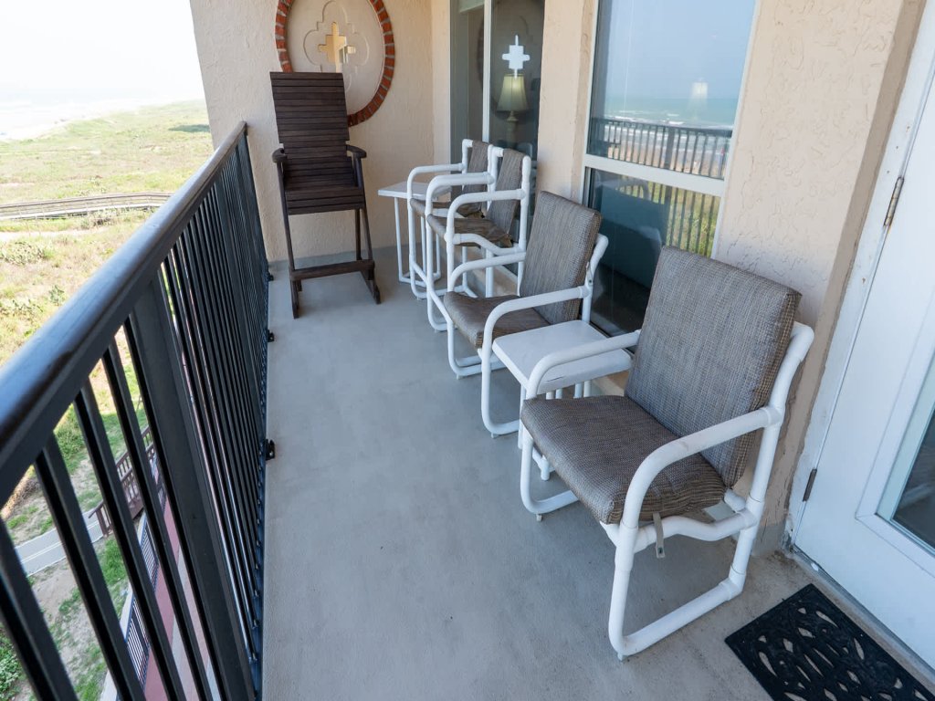 Direct Beachfront Condo-Jacuzzi-Elevator-SPI Vacation Rental in South Padre Island - RedAwning