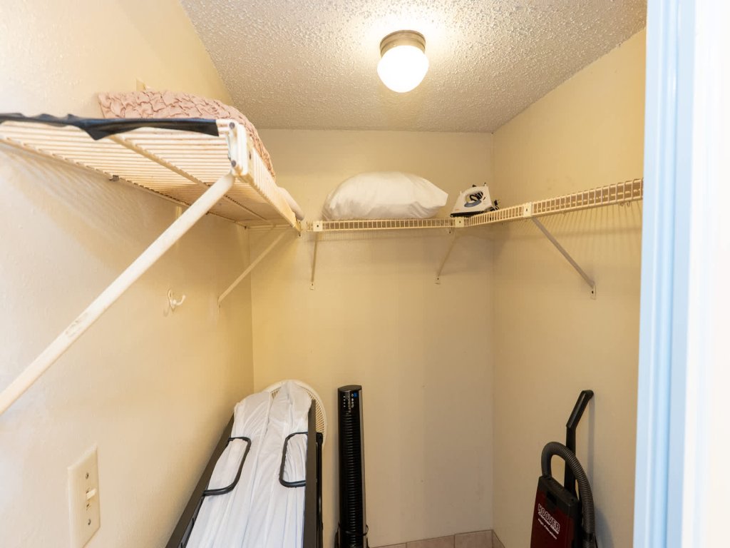 Direct Beachfront Condo-Jacuzzi-Elevator-SPI Vacation Rental in South Padre Island - RedAwning