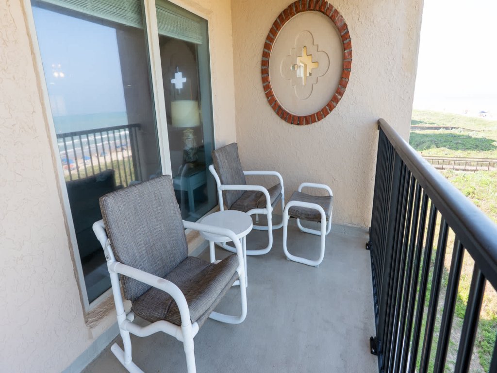 Direct Beachfront Condo-Jacuzzi-Elevator-SPI Vacation Rental in South Padre Island - RedAwning