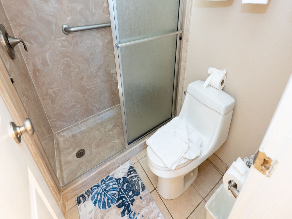 Direct Beachfront Condo-Jacuzzi-Elevator-SPI Vacation Rental in South Padre Island - RedAwning
