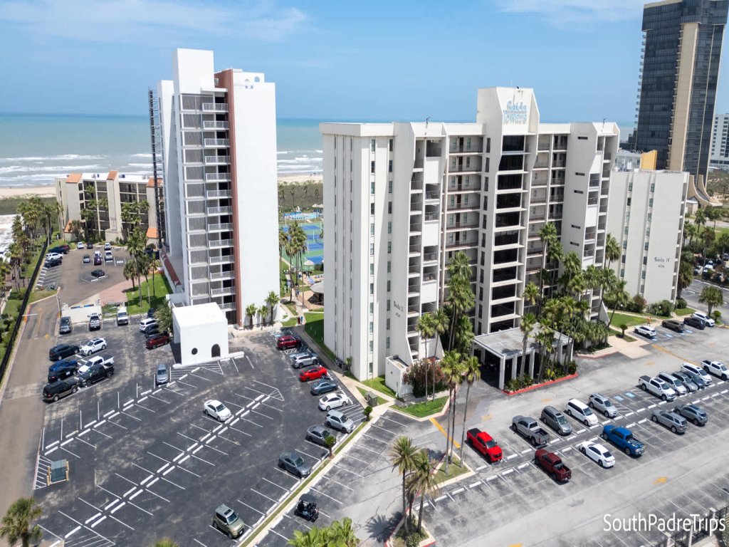 Direct Beachfront 3BR - 3 Pools & 3 Jacuzzis  Vacation Rental in South Padre Island - RedAwning