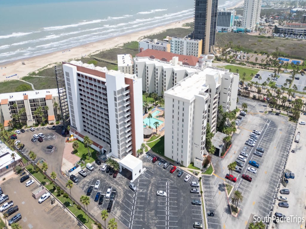 Direct Beachfront 3BR - 3 Pools & 3 Jacuzzis  Vacation Rental in South Padre Island - RedAwning