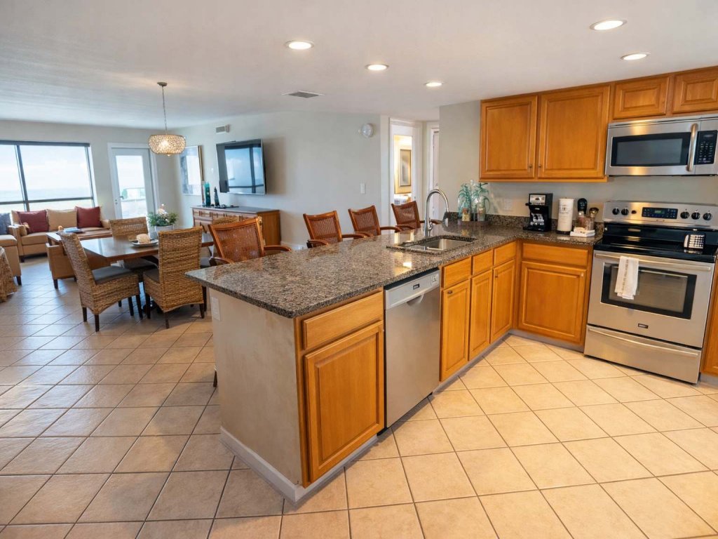 Direct Beachfront 3BR - 3 Pools & 3 Jacuzzis  Vacation Rental in South Padre Island - RedAwning